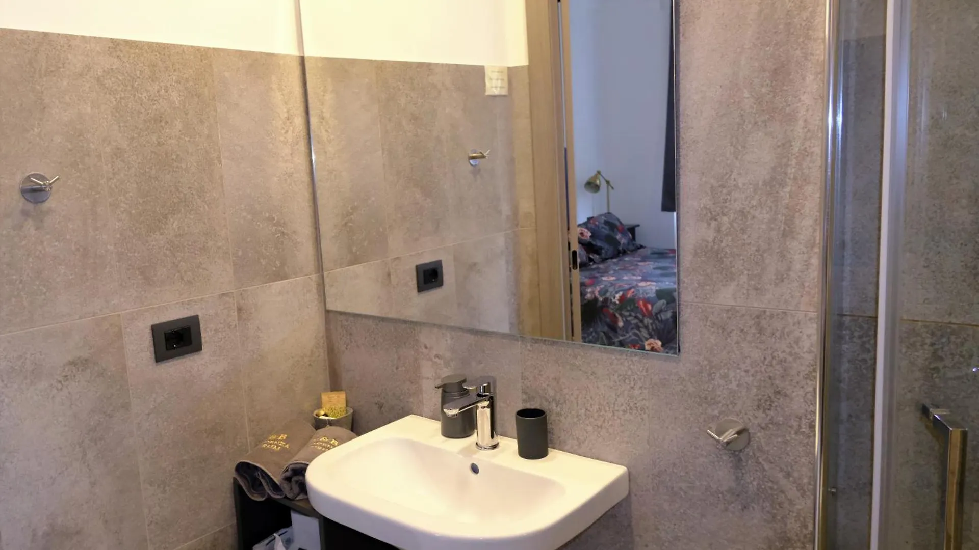 Bed & Breakfast Residenza Laurum Mandello del Lario Italy