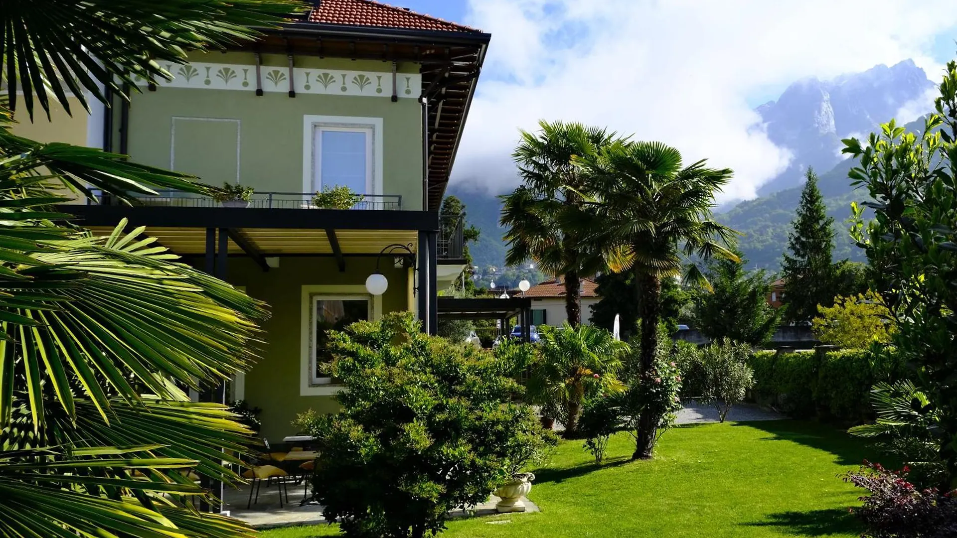 Residenza Laurum Mandello del Lario Bed & Breakfast