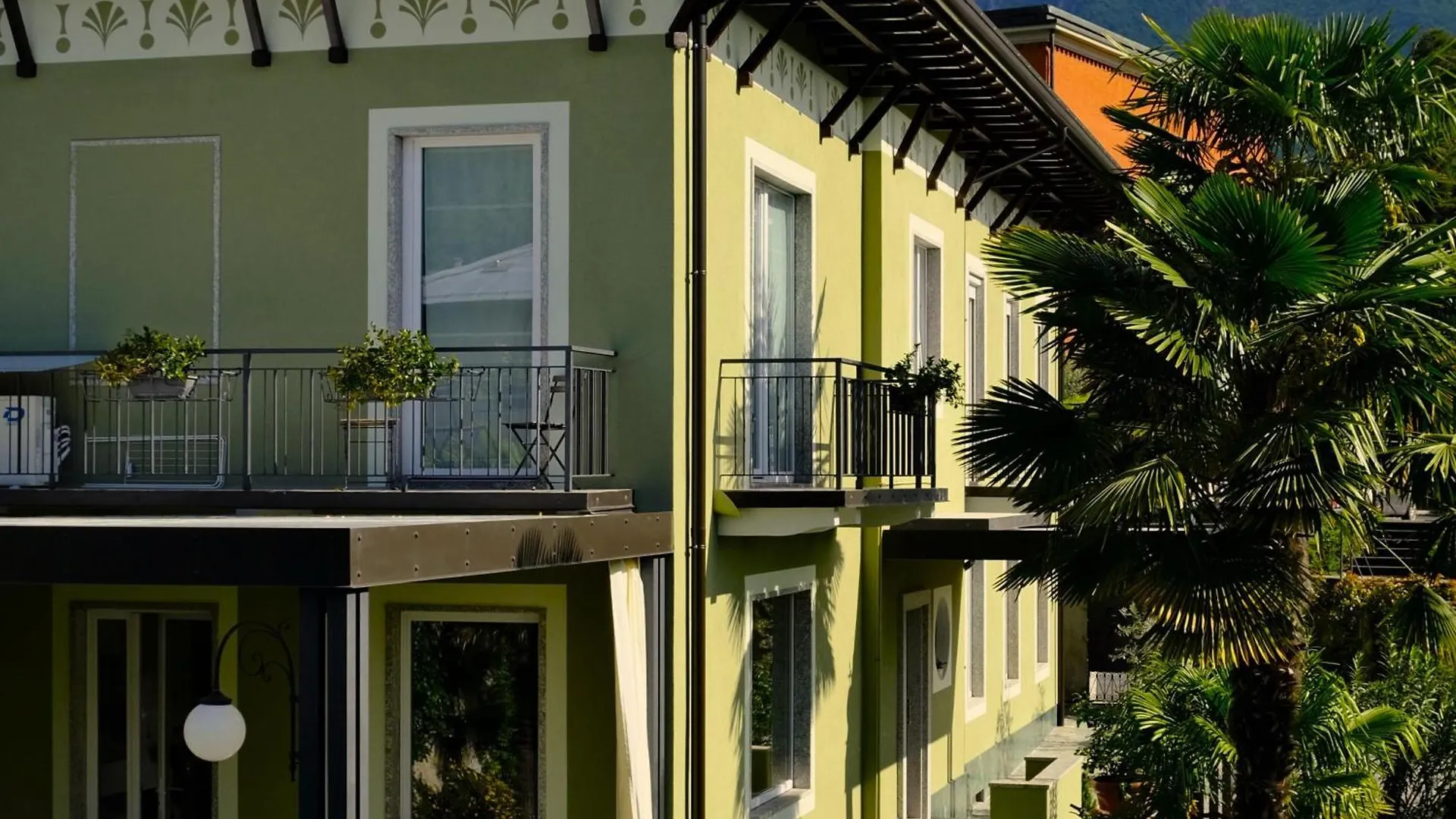 Residenza Laurum Mandello del Lario 0*,
