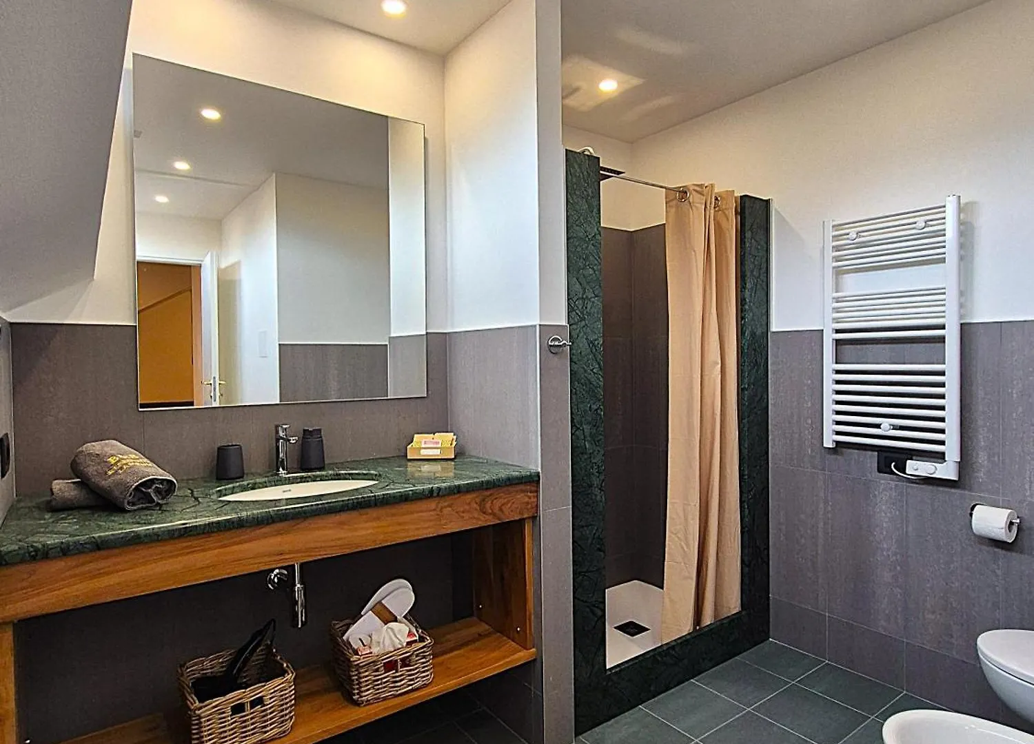 Residenza Laurum Mandello del Lario Bed & Breakfast